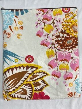 Planet Wise Wet/Dry Bag with Bright Floral Design and Blue Interior